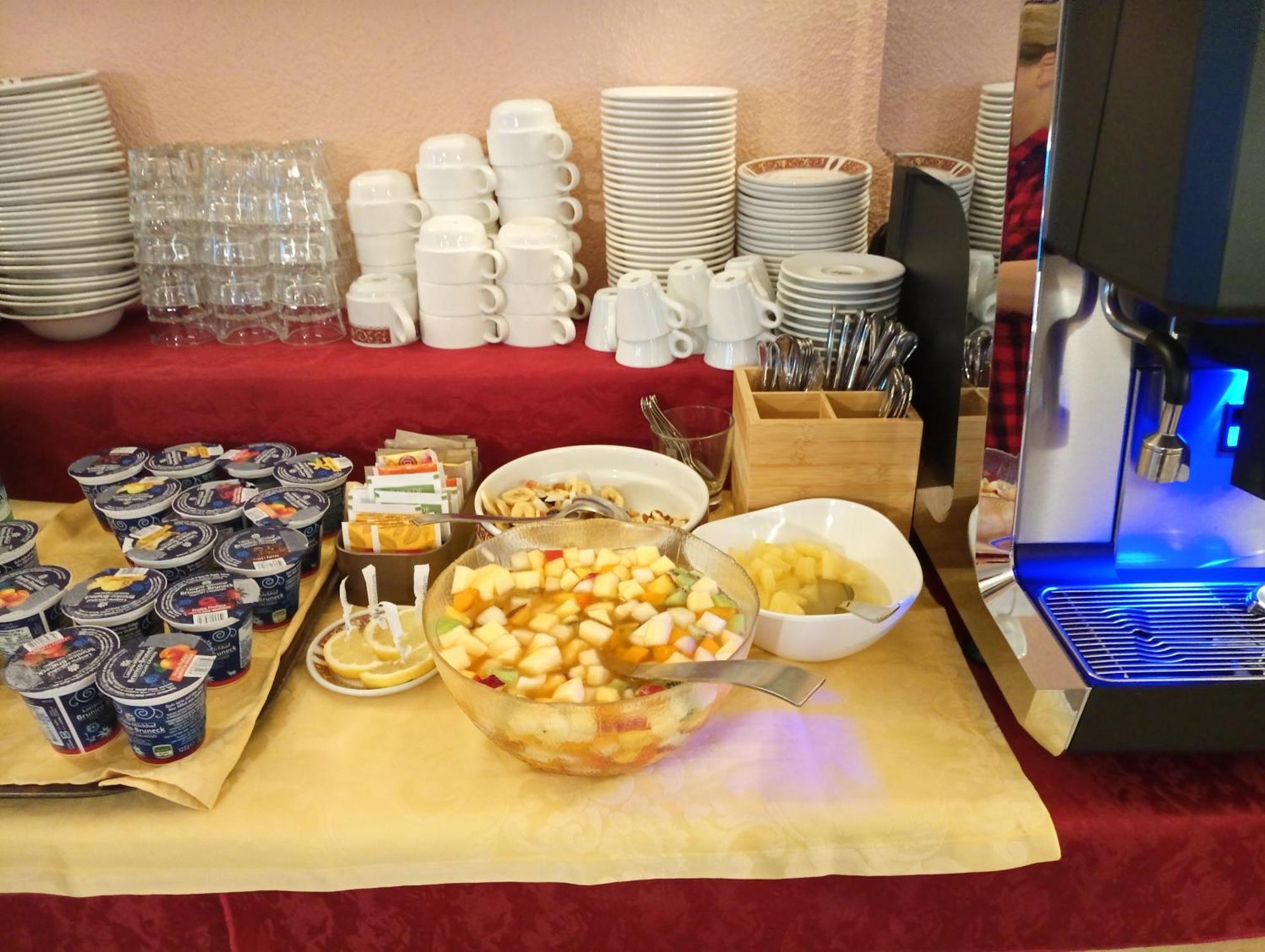 Adele Hotel 3*