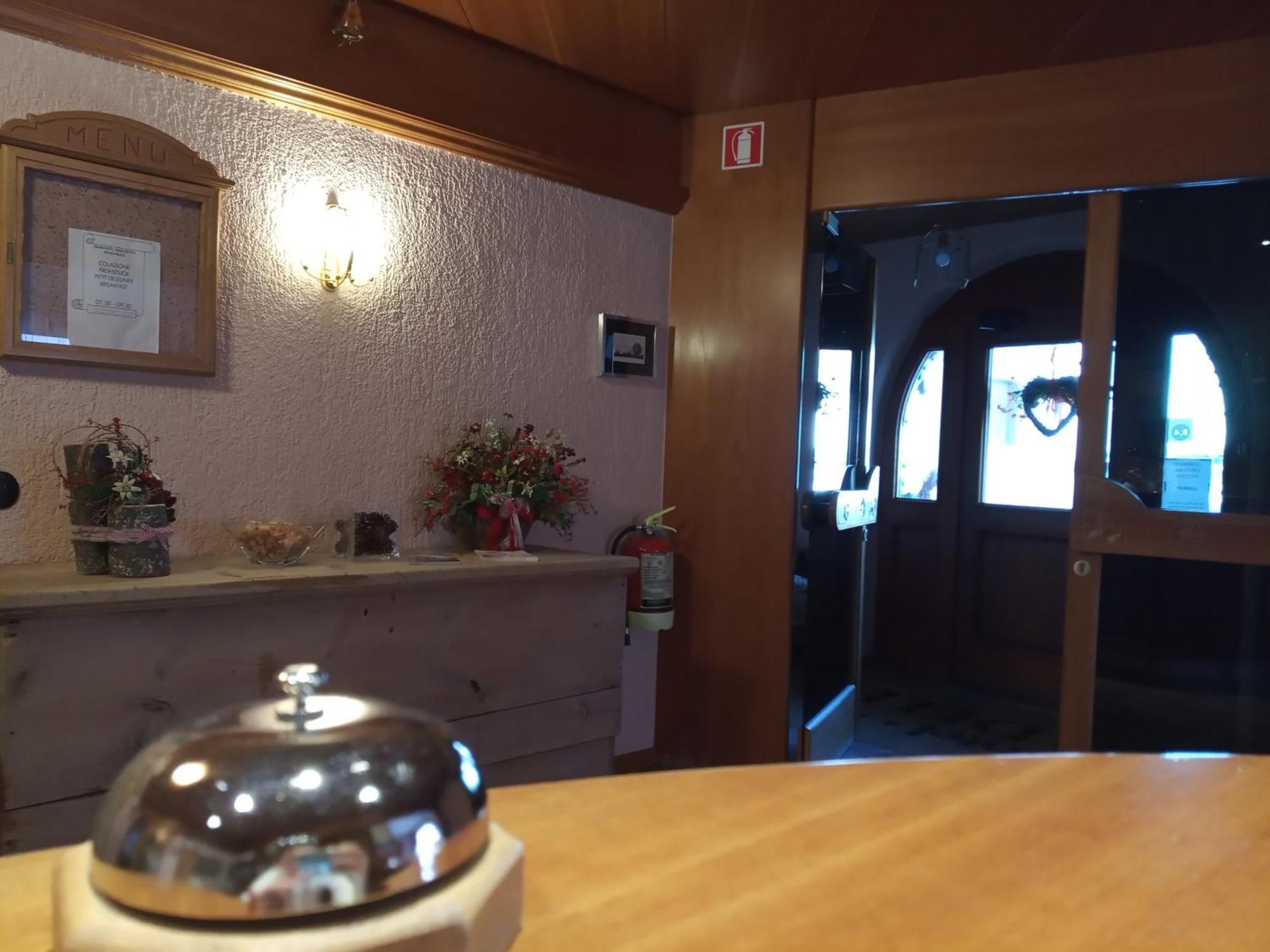 Adele Hotel