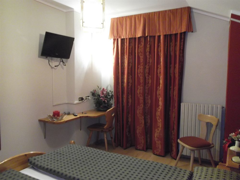 Adele Hotel 3*